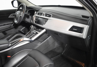 Подержанный автомобиль Geely Atlas 2018 года (12 фото)