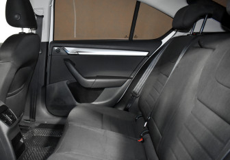 Подержанный автомобиль Skoda Octavia Liftback 2014 года (11 фото)