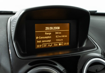 Подержанный автомобиль Opel Corsa 2008 года (15 фото)