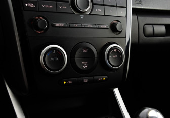 Подержанный автомобиль Mazda CX-7 2011 года (14 фото)