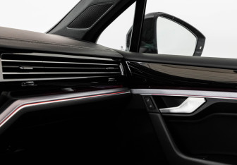 Подержанный автомобиль Volkswagen Touareg 2019 года (17 фото)