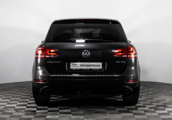 Подержанный автомобиль Volkswagen Touareg 2011 года (6 фото)