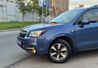 Подержанный автомобиль Subaru Forester Suv 2017 года (4 фото)