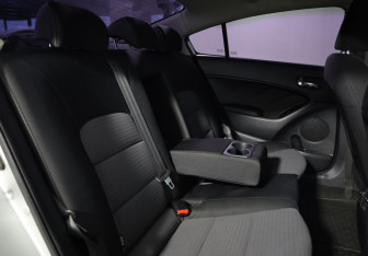 Подержанный автомобиль Kia Cerato Sedan 2013 года (13 фото)