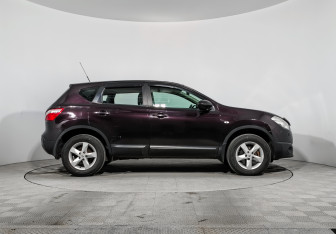 Подержанный автомобиль Nissan Qashqai 2012 года (4 фото)