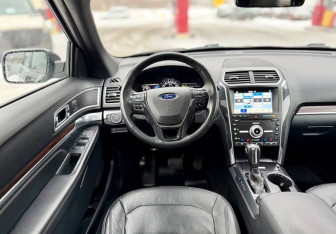 Подержанный автомобиль Ford Explorer 2018 года (18 фото)