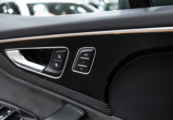 Подержанный автомобиль Audi Q7 2018 года (14 фото)