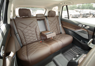 Подержанный автомобиль BMW X5 2024 года (14 фото)