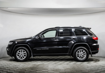Подержанный автомобиль Jeep Grand Cherokee 2018 года (8 фото)