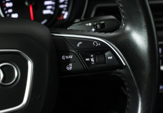 Подержанный автомобиль Audi A4 Sedan 2019 года (20 фото)