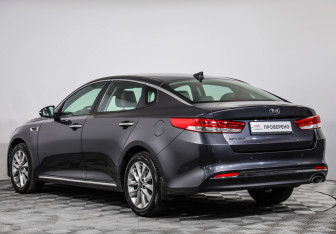 Подержанный автомобиль Kia Optima Sedan 2017 года (7 фото)