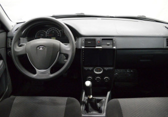 Подержанный автомобиль LADA (ВАЗ) Priora Wagon 2013 года (14 фото)