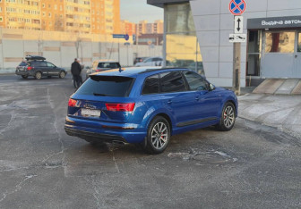 Подержанный автомобиль Audi Q7 2016 года (4 фото)