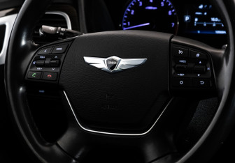 Подержанный автомобиль Hyundai Genesis 2016 года (16 фото)