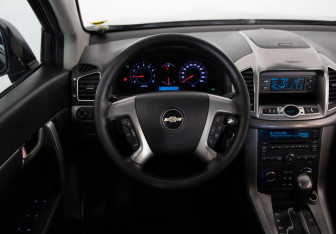 Подержанный автомобиль Chevrolet Captiva 2012 года (10 фото)