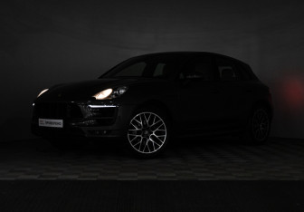 Подержанный автомобиль Porsche Macan 2017 года (30 фото)