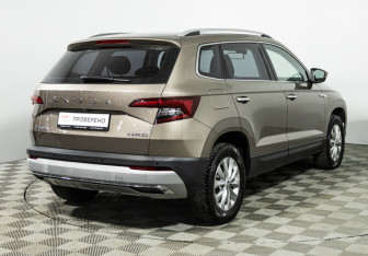 Подержанный автомобиль Skoda Karoq 2020 года (5 фото)