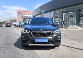 Подержанный автомобиль BMW X1 2017 года (2 фото)