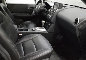 Подержанный автомобиль Nissan Qashqai 2007 года (11 фото)