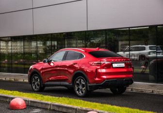 Подержанный автомобиль Haval F7x 2024 года (8 фото)