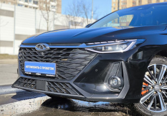 Подержанный автомобиль Chery Arrizo 8 2023 года (8 фото)