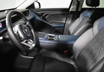 Подержанный автомобиль Voyah Free 2023 года (10 фото)