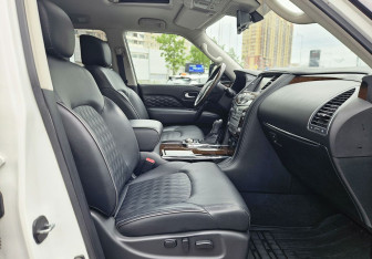 Подержанный автомобиль Infiniti QX80 2018 года (10 фото)