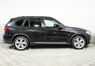 Подержанный автомобиль BMW X5 2015 года (4 фото)