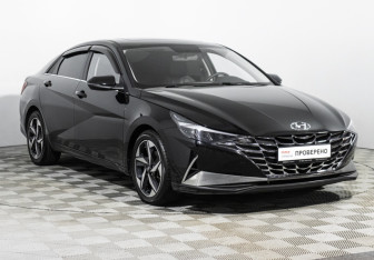 Подержанный автомобиль Hyundai Elantra Sedan 2023 года (3 фото)