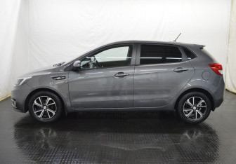 Подержанный автомобиль Kia Rio Hatchback 2016 года (8 фото)