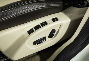 Подержанный автомобиль Volvo XC60 2012 года (16 фото)