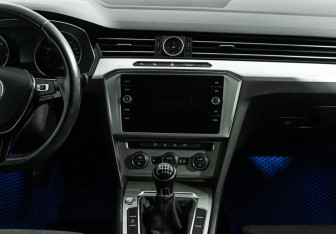Подержанный автомобиль Volkswagen Passat Wagon 2017 года (14 фото)