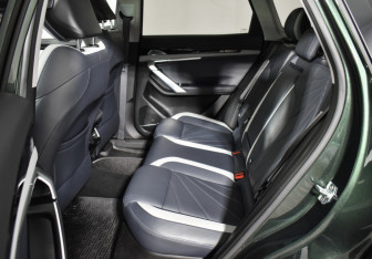 Подержанный автомобиль Geely Atlas 2024 года (11 фото)