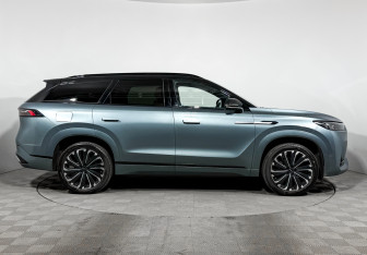 Подержанный автомобиль Jaecoo J8 2024 года (4 фото)