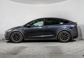 Подержанный автомобиль Tesla Model X 2023 года (8 фото)