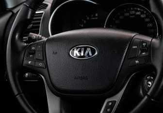 Подержанный автомобиль Kia Sorento 2017 года (11 фото)