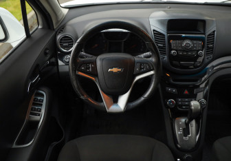 Подержанный автомобиль Chevrolet Orlando 2014 года (12 фото)