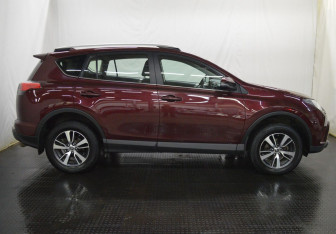 Подержанный автомобиль Toyota RAV4 2017 года (4 фото)