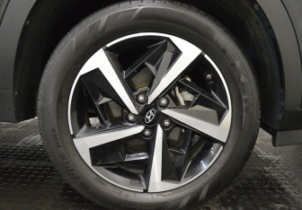 Подержанный автомобиль Hyundai ix35 2023 года (9 фото)