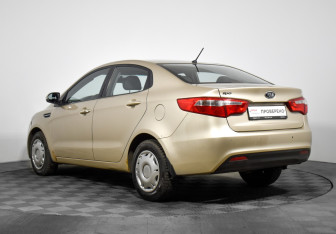 Подержанный автомобиль Kia Rio Sedan 2012 года (7 фото)