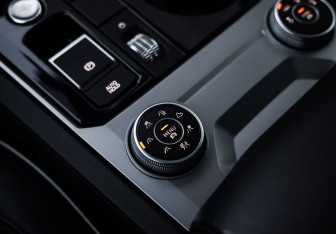 Подержанный автомобиль Volkswagen Touareg 2020 года (23 фото)