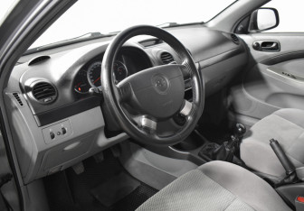 Подержанный автомобиль Chevrolet Lacetti Hatchback 2010 года (9 фото)