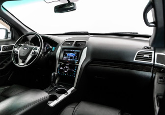 Подержанный автомобиль Ford Explorer 2012 года (9 фото)
