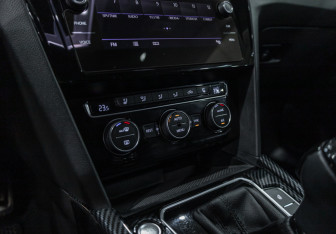 Подержанный автомобиль Volkswagen Arteon 2020 года (24 фото)