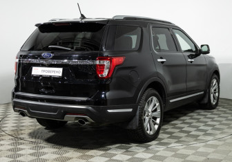 Подержанный автомобиль Ford Explorer 2018 года (6 фото)