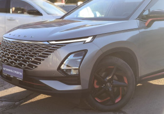 Подержанный автомобиль Omoda C5 2023 года (8 фото)
