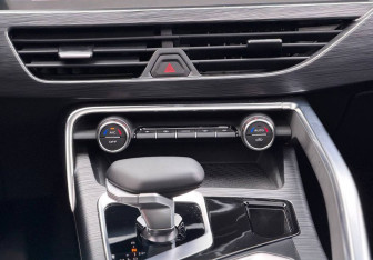 Подержанный автомобиль Geely Tugella 2023 года (19 фото)