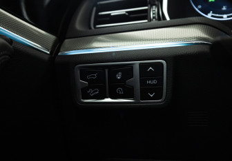 Подержанный автомобиль Hongqi HS5 2024 года (21 фото)