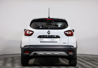 Подержанный автомобиль Renault Kaptur 2021 года (6 фото)
