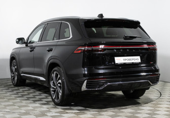 Подержанный автомобиль Geely Monjaro 2023 года (7 фото)